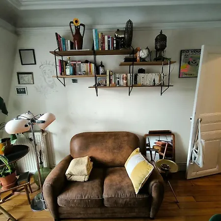 Parisian Pied-a-terre Daire