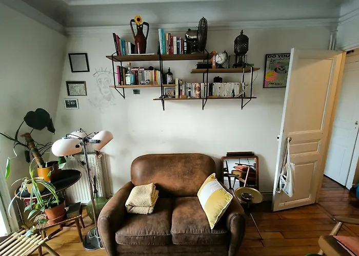 Parisian Pied-a-terre Daire