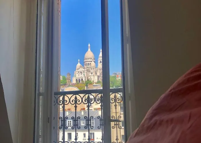 Parisian Pied-a-terre * Paris